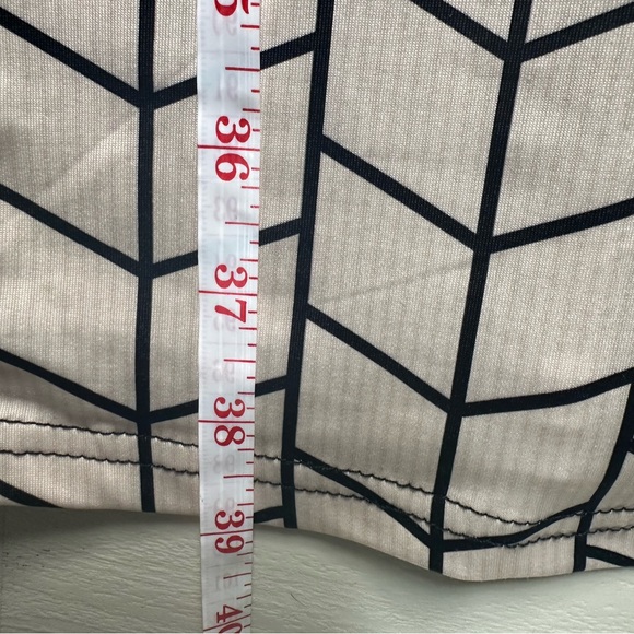 Chic Black and White Patterned Dress - Picture 6 of 6